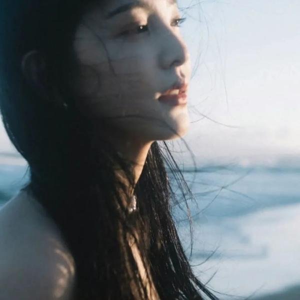 白色的女人
